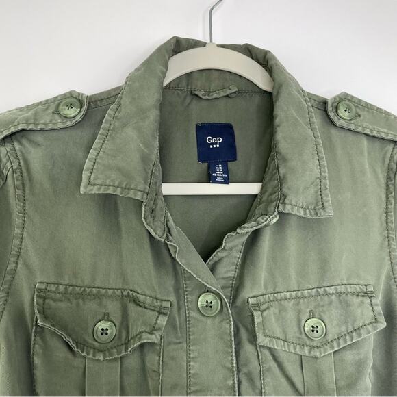Gap army green button down utility lightweight jacket size Medium - Picture 2 of 12